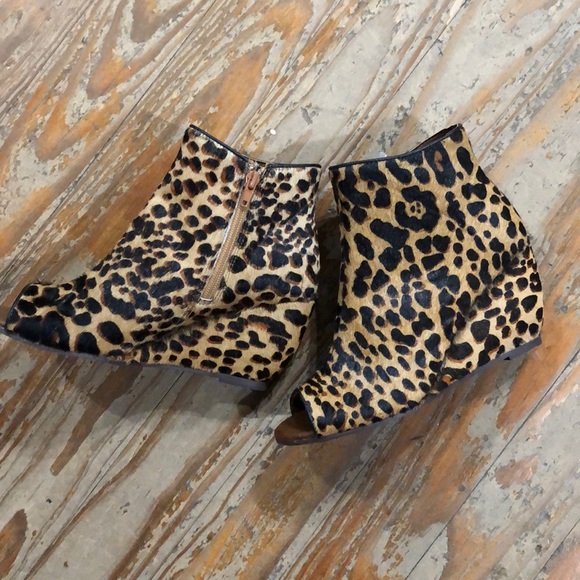 naughty monkey Shoes - Faux fur Leopard open toe wedges